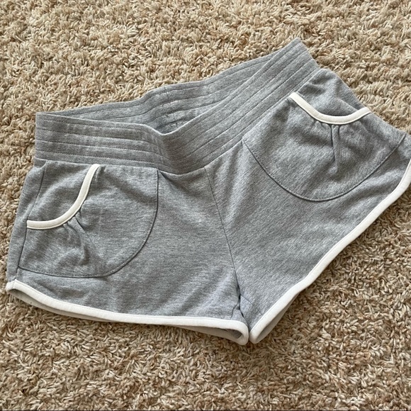 Dolphin hem shorts - Picture 6 of 6